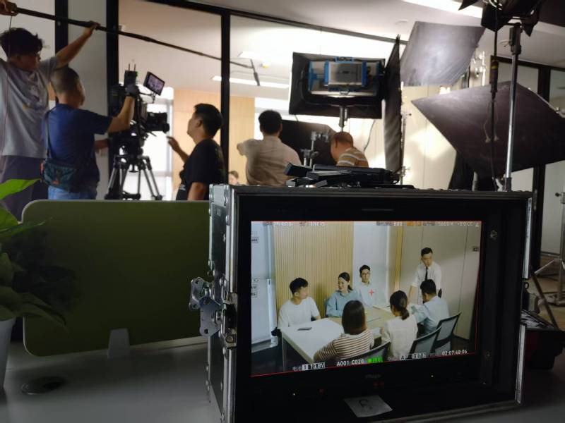 沅陵县TVC拍摄公司：科技产品视觉化大师，诠释未来感与功能美学